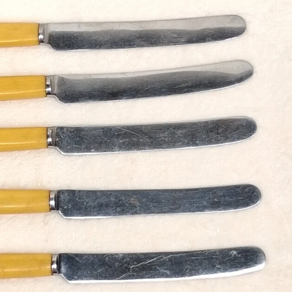 Vintage Sheffield Stainless Butter Knives Butterscotch Yellow Set of Five (2)
